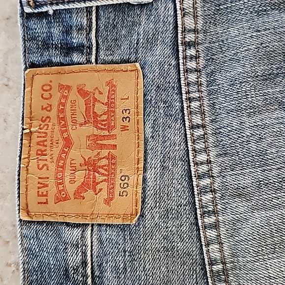 Men's Levi denim shorts style 569 waist 33 - Picture 4 of 8